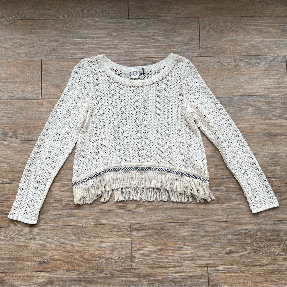 Akemi and Kin - Women’s - Cream Crochet Sweater with Fringe Bottom - Size Small